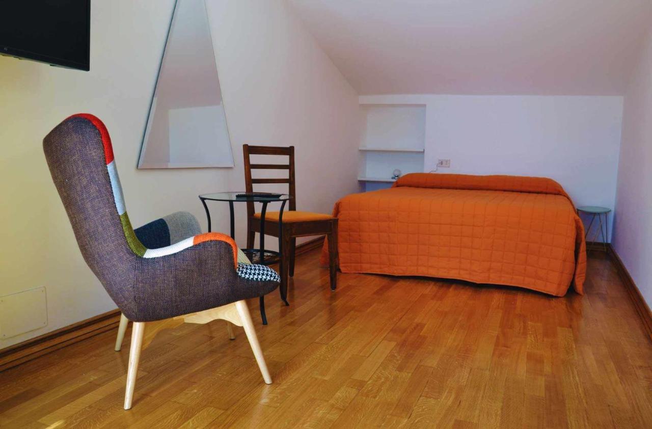 Beb Cornelia Bed & Breakfast Атри Екстериор снимка