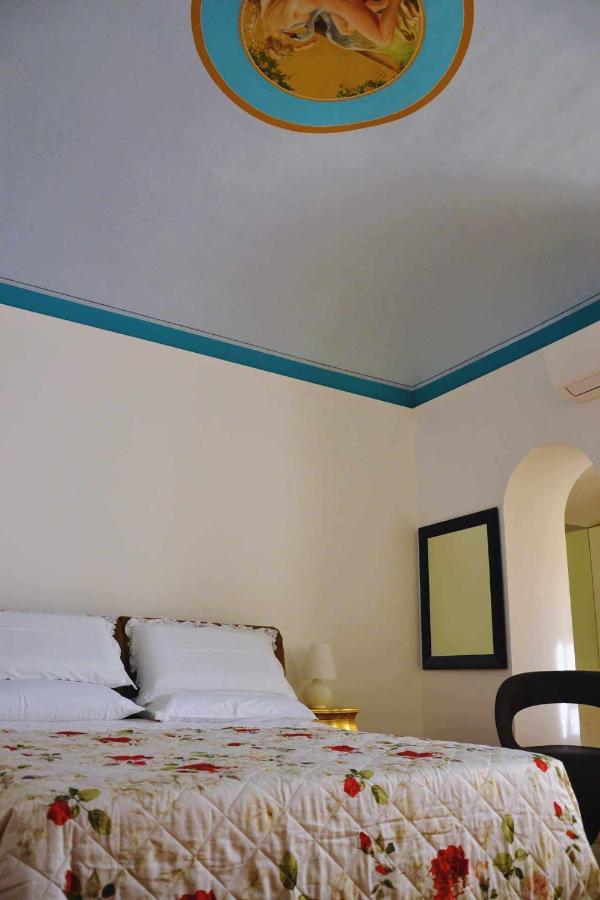 Beb Cornelia Bed & Breakfast Атри Екстериор снимка