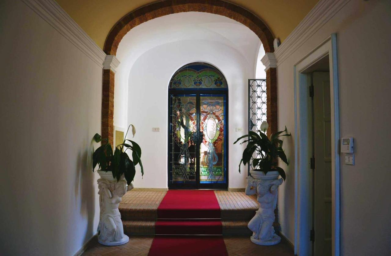 Beb Cornelia Bed & Breakfast Атри Екстериор снимка