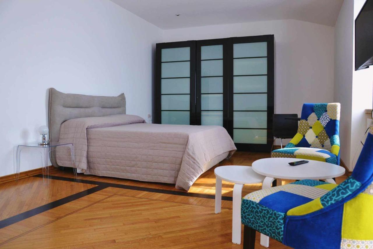 Beb Cornelia Bed & Breakfast Атри Екстериор снимка